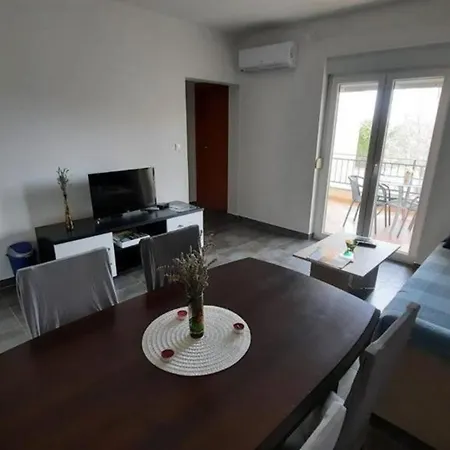 Ferienwohnung Fuer 4 Personen Ca 50 Qm In Privlaka, Dalmatien Norddalmatien - B61595