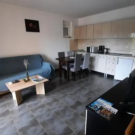 Ferienwohnung Fuer 4 Personen Ca 50 Qm In Privlaka, Dalmatien Norddalmatien - B61595 * Privlaka (Zadar)